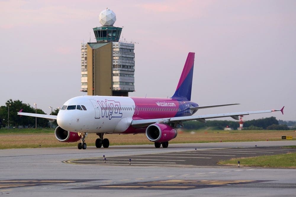 Több Wizz Air járat is törlésre került – Teljes a légi káosz Franciaországban